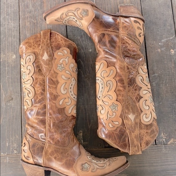 IN SEARCH OF!! Corral horseshoe cowboy boots - Picture 2 of 3